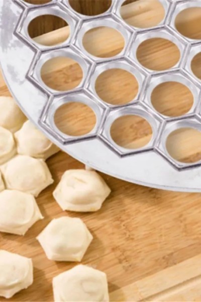 Forma do uszek i pierogów