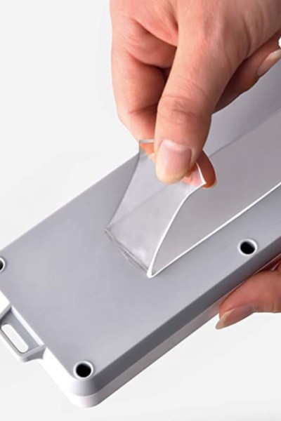 Taśma nano przymocowana do smartfona