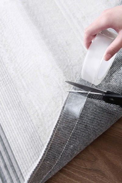 Taśma nano mocowana do dywanu