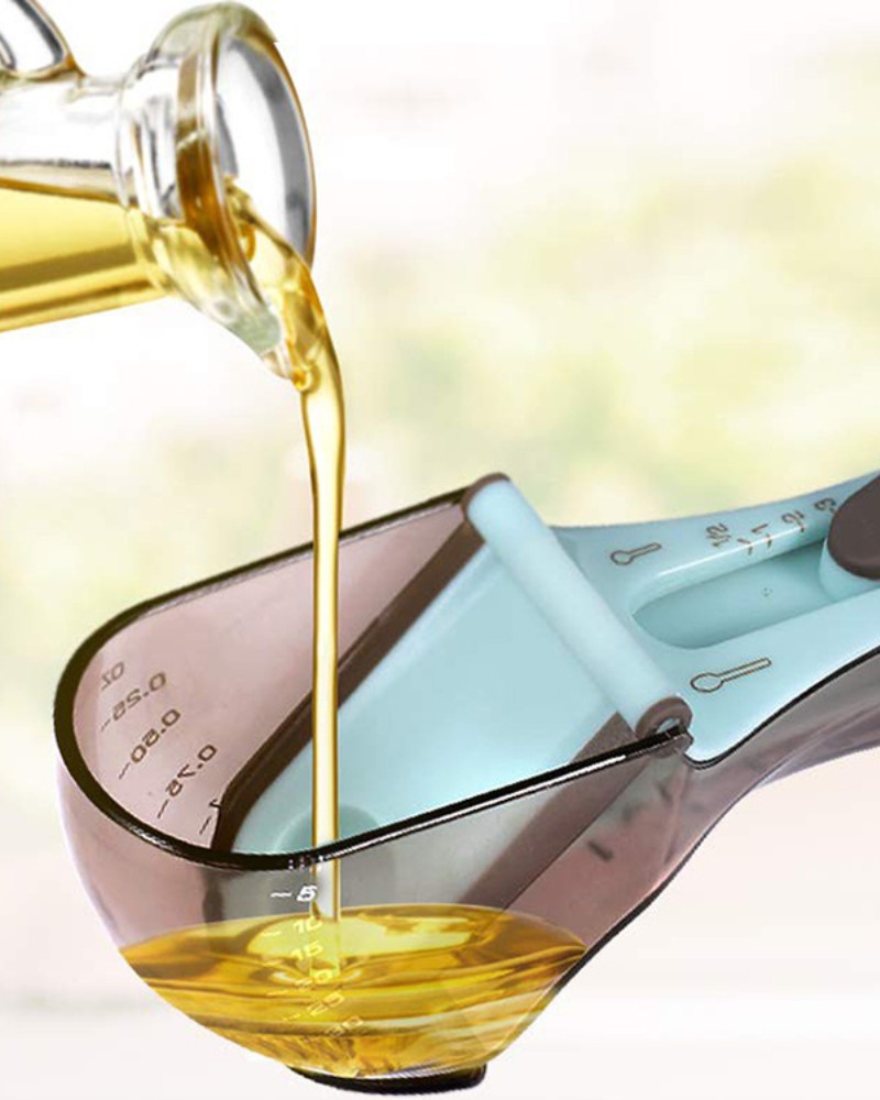 Odmierzanie oleju za pomocą łyżeczki