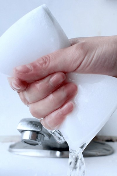 Magiczna gąbka do czyszczenia plam