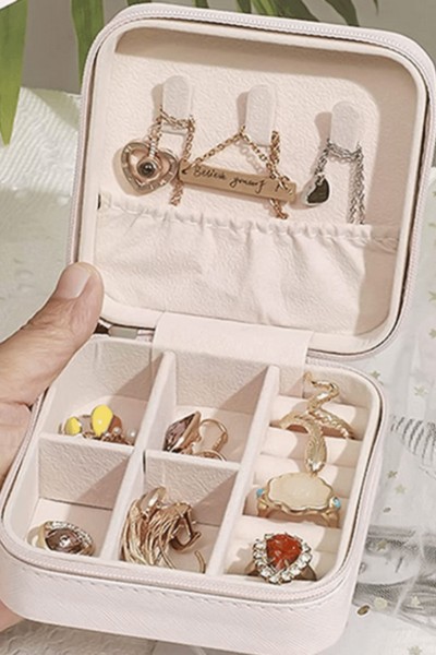 Szkatułka kuferek organizer na biżuterię podróżna 10 cm x 10 cm wnętrze